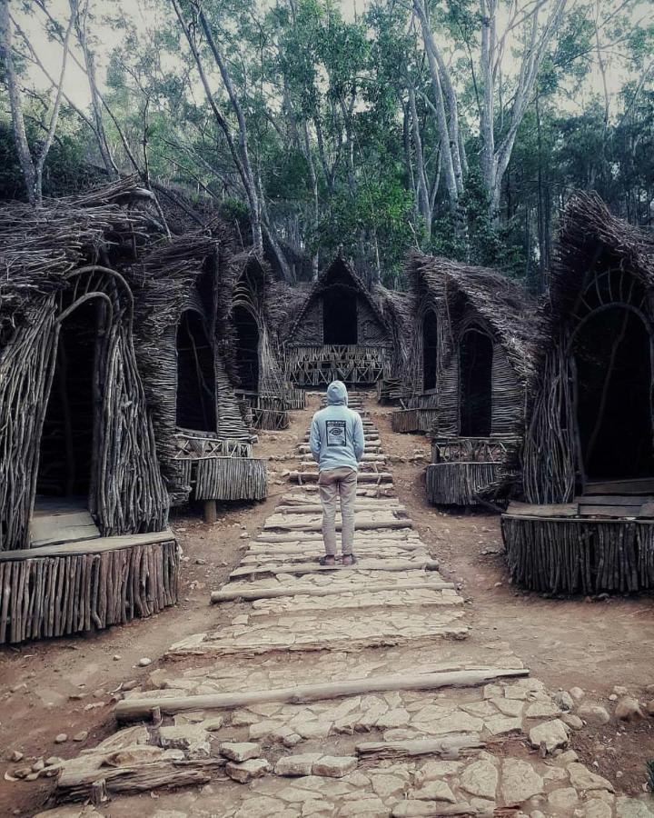 Seribu Batu Songgo Langit Resort & Camp Bantul Extérieur photo