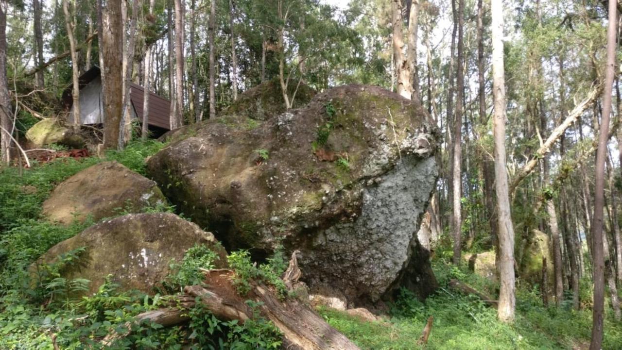 Seribu Batu Songgo Langit Resort & Camp Bantul Extérieur photo